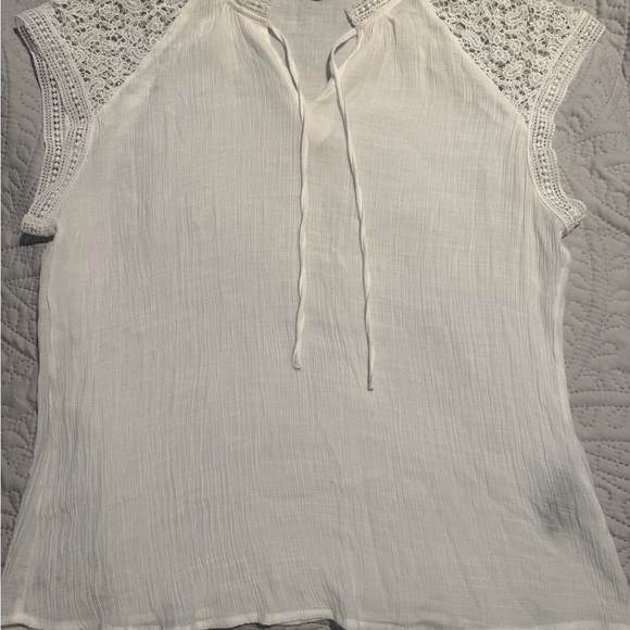 Zac and Rachel Lace Sleeve Women's Top - Picture 3 of 10